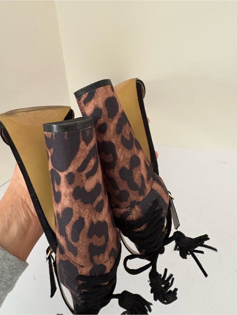 Betsey Johnson Rakko Leopard Print Block Heels. Black suede strap/tassels. Sz.6 - Picture 14 of 14